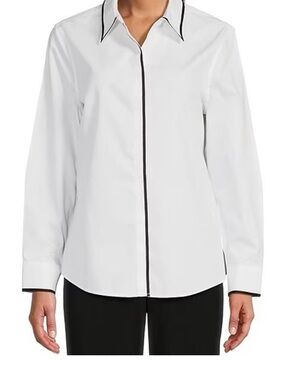 20W Taylor Investments Woman Gold Label Non-Iron Blouse. Classic Button Up